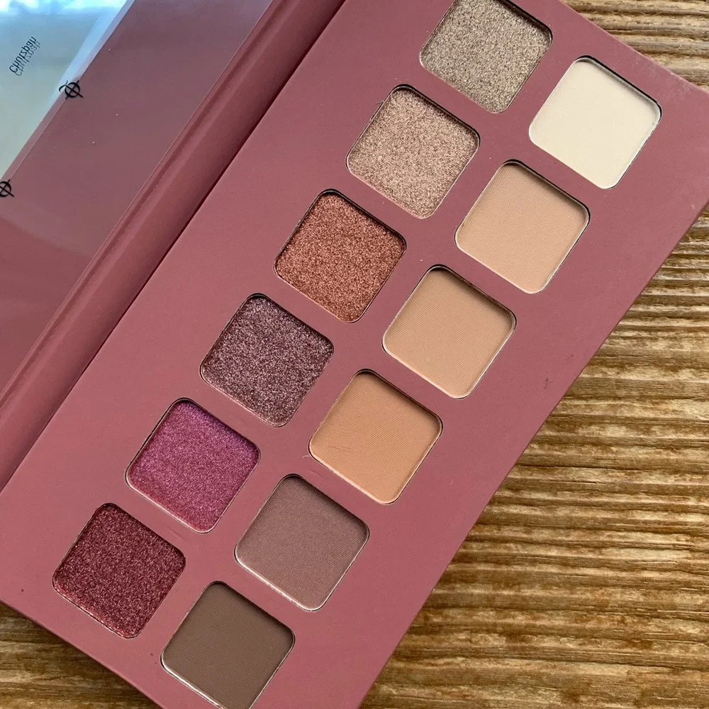 💰3/$30💰🎉HP🎉 New Illamasqu Unveiled Artistry Eyeshadow Palette